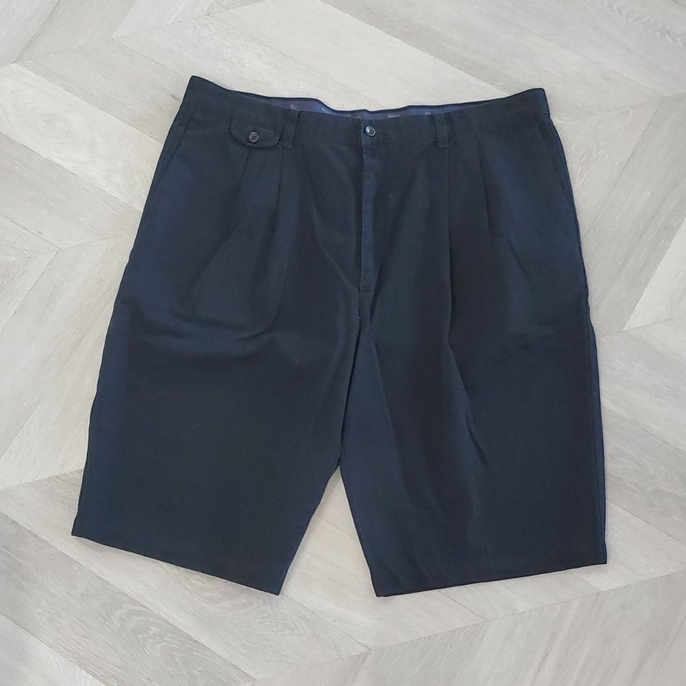 Dockers Golf 100% Cotton Men’s Navy Blue Shorts. Size 42